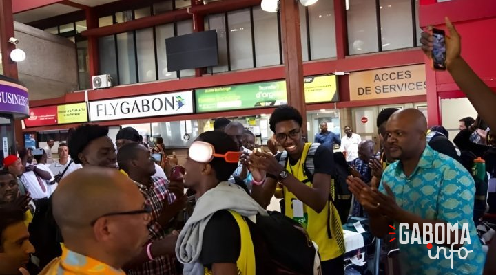 Afrobasket U18&nbsp;: Tombées en finale zonale, les Panthères du Gabon célébrées à leur retour à Libreville