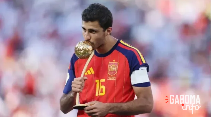 Mondial 2026&nbsp;: Rodri sacré meilleur joueur, Mbappé meilleur buteur, l’Espagne rafle les grands prix