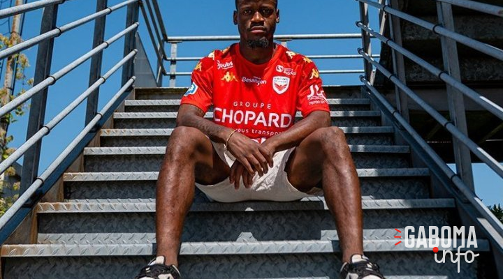Le Racing Besançon enrôle l’attaquant gabonais Philippe Etoughe pour viser la montée en N2