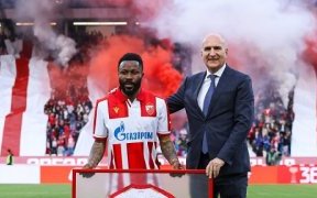 Football&nbsp;: Guelor Kanga, l’étoile gabonaise qui a conquis Belgrade