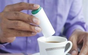 Edulcorant&nbsp;: l’aspartame est «&nbsp;peut-être&nbsp;» cancérogène, selon une 1ère évaluation de l’OMS