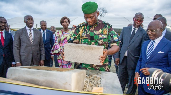 Mouila&nbsp;: Le président de la transition donne le coup d’envoi des travaux de construction de l’agence BEAC