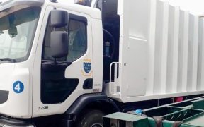 Insalubrité : La commune de Port-Gentil reçoit en don deux nouveaux camions-bennes