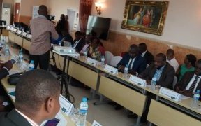 Energie et eau&nbsp;: Séminaire de renforcement des capacités sur les partenariats public-privé à Libreville