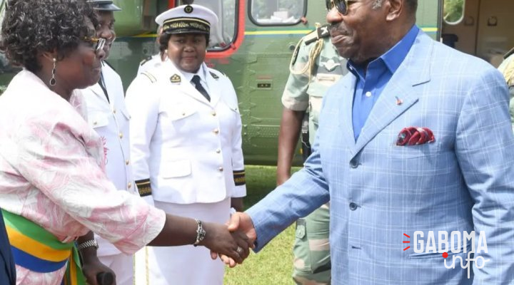 Ali Bongo échange avec les femmes, les jeunes et les notables de Cocobeach