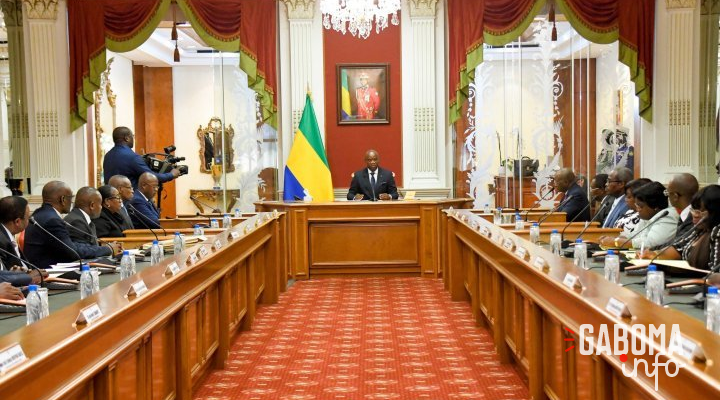 Brice Oligui Nguema dirige les travaux de la session extraordinaire du Conseil supérieur de la magistrature