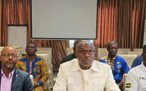 Élection à la Fégafoot&nbsp;: face aux polémiques, les clubs professionnels font bloc derrière Pierre Alain Mounguengui